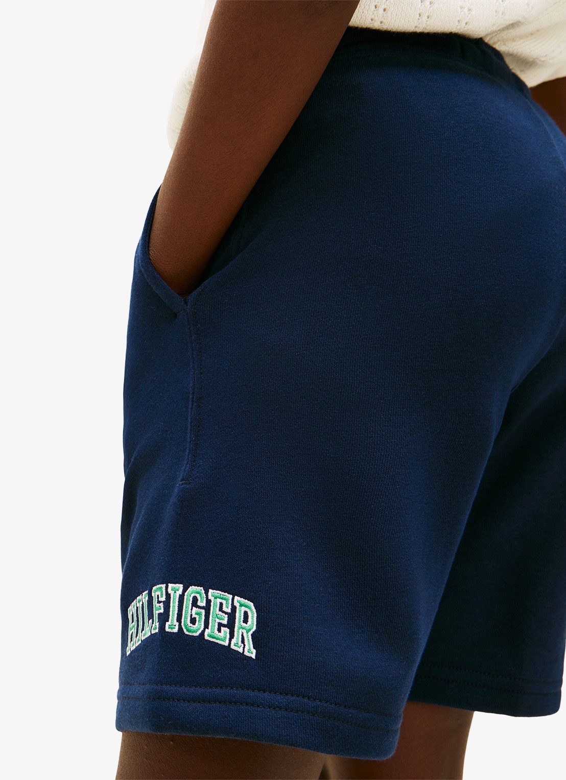 Tommy Hilfiger Straight fit korte joggingbroek met steekzakken - detail 4 donkerblauw