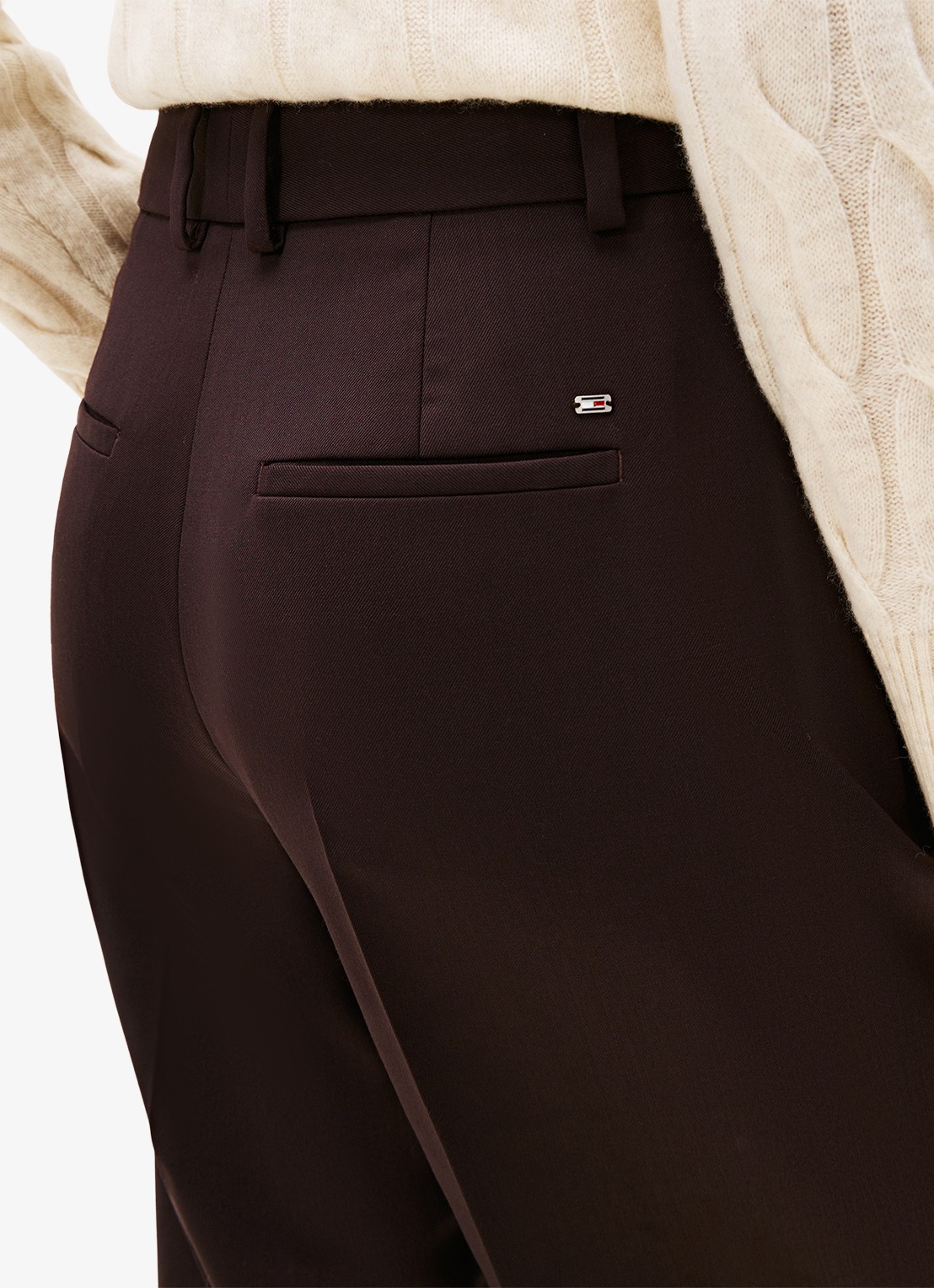 Tommy Hilfiger Straight fit pantalon met paspelzakken - detail aubergine
