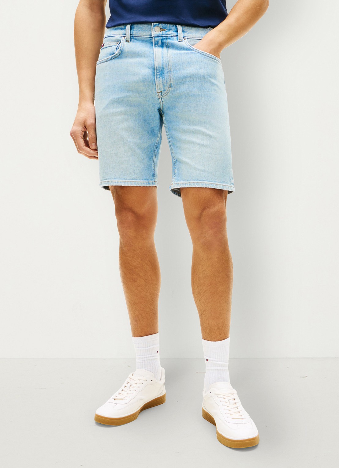 Tommy Hilfiger Straight leg korte broek van denim - detail 4 lichtblauw