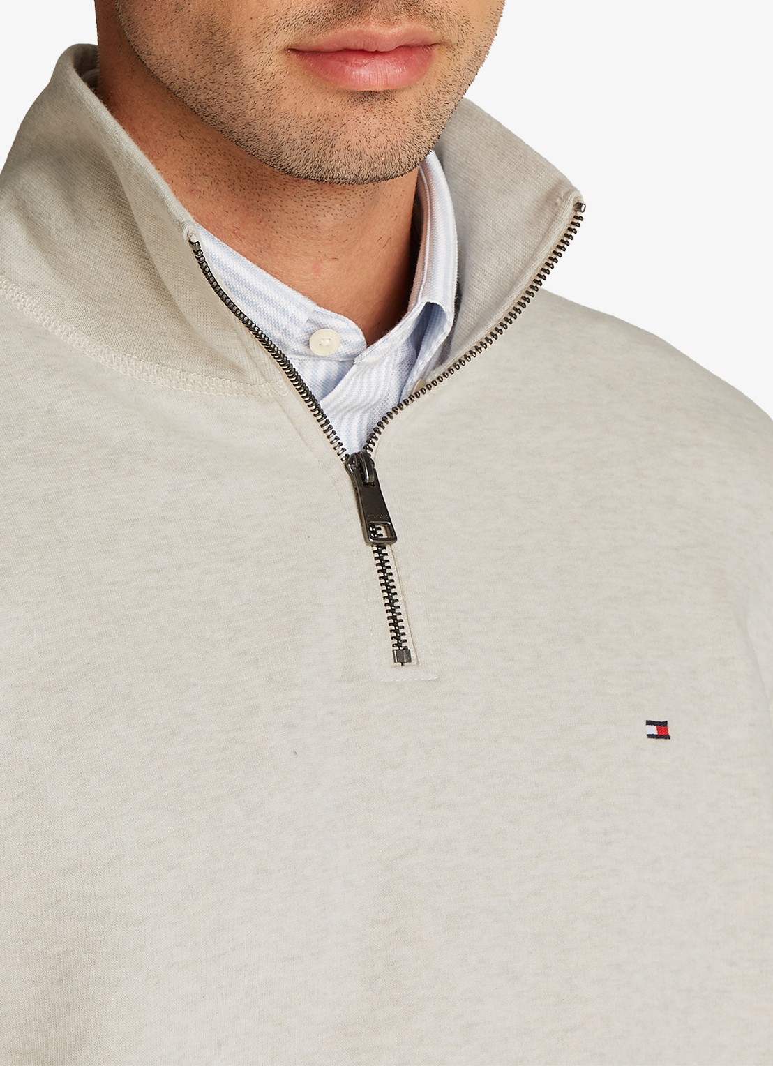 Tommy Hilfiger Sweater met halve rits en logoborduring - detail 5 beige