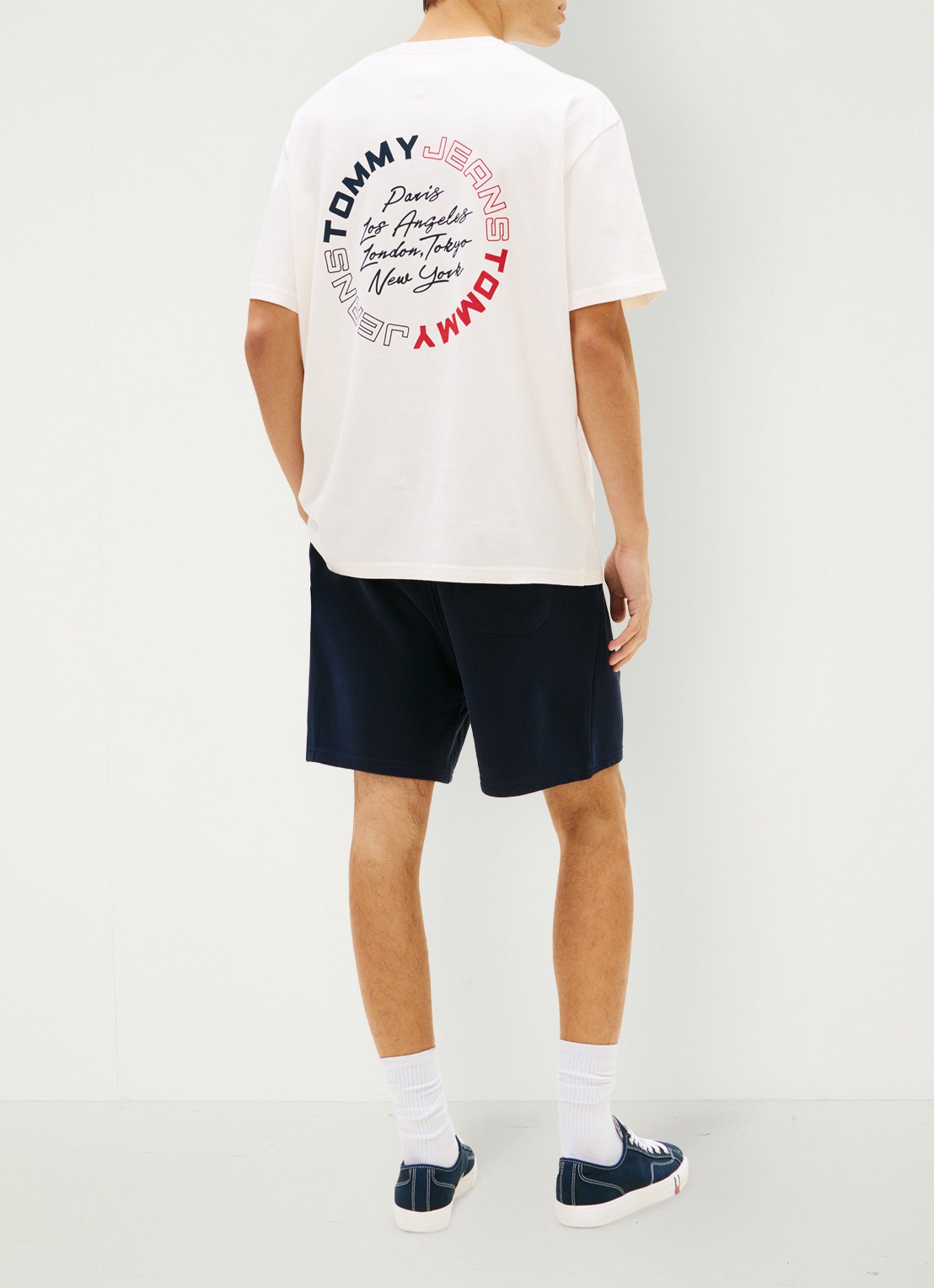 Tommy Hilfiger T-shirt met logo- en backprint - achterkant beige