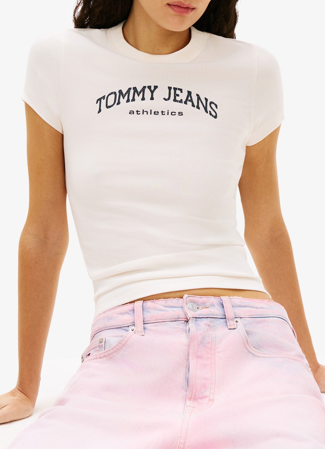 Tommy Hilfiger T-shirt met logo- en backprint - detail 5 wit