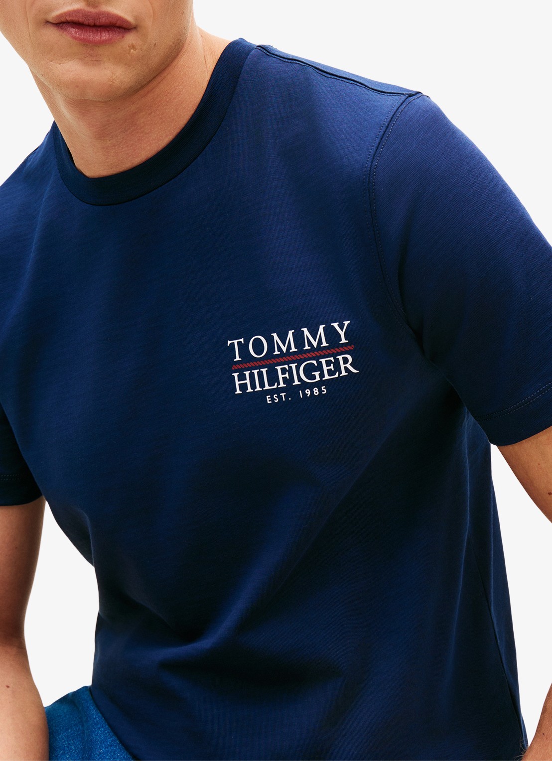 Tommy Hilfiger T-shirt met logo- en backprint - detail 5 donkerblauw