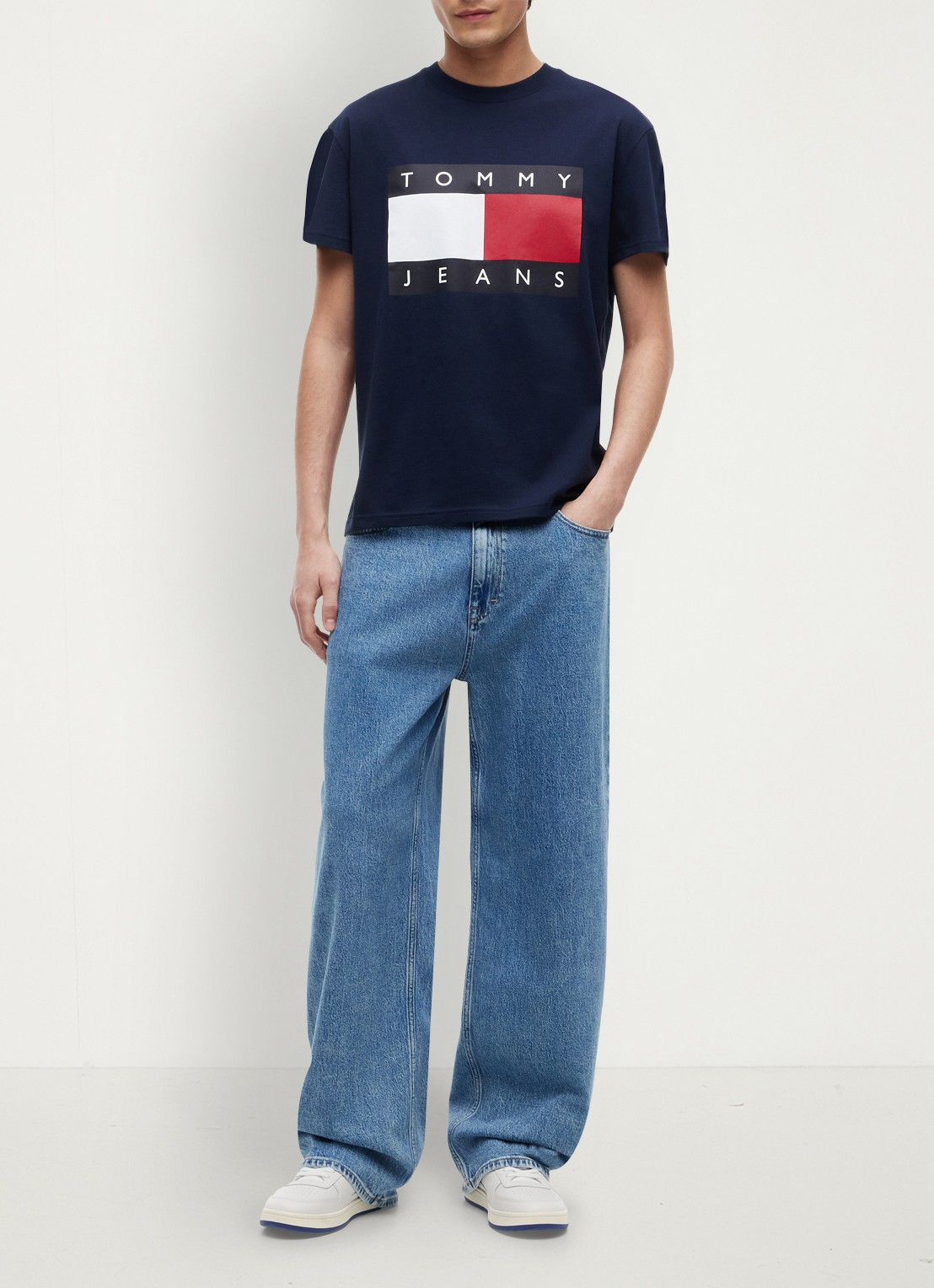 Tommy Hilfiger T-shirt met logo - voorkant 5 dark night navy-c1g