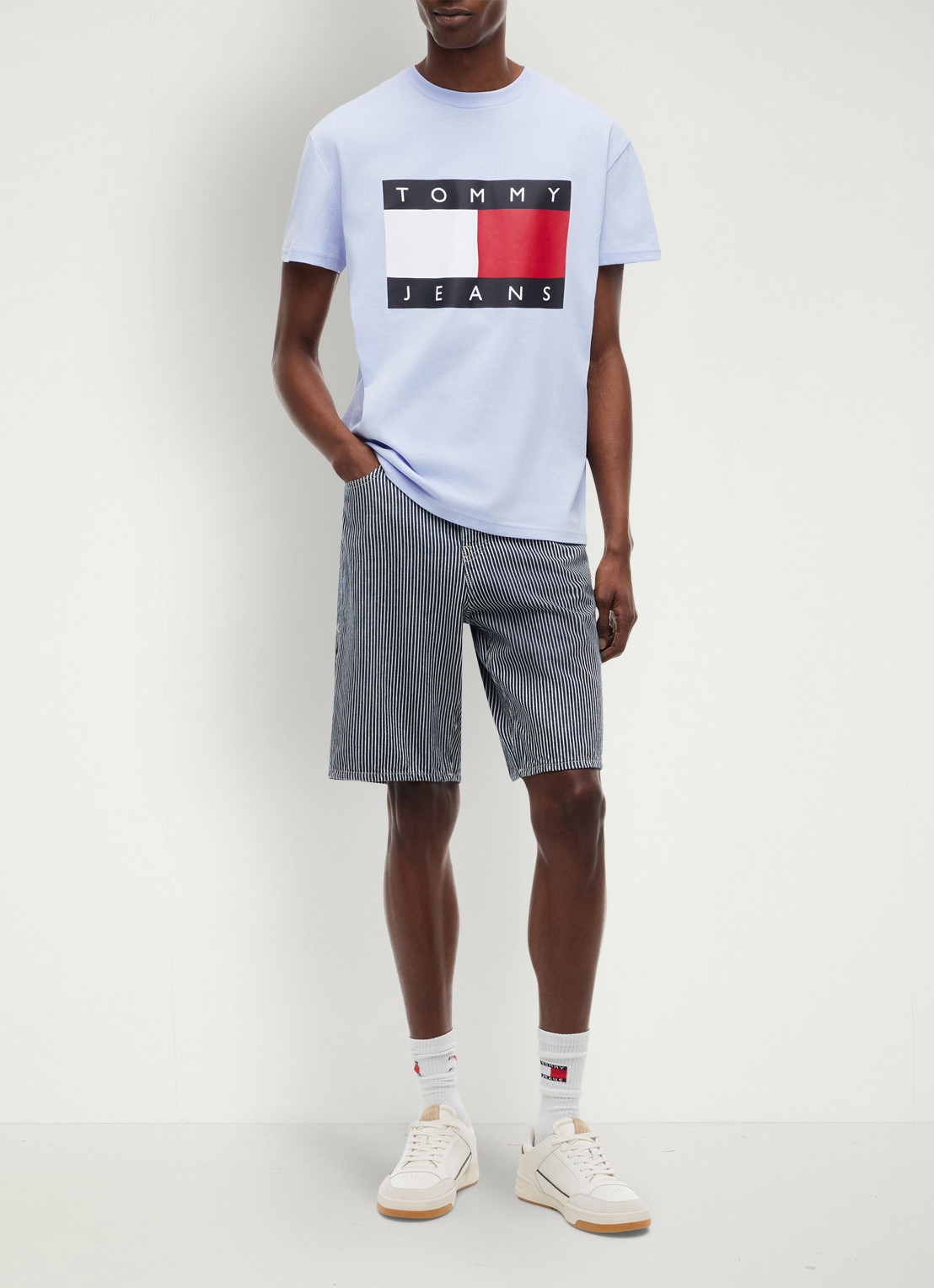 Tommy Hilfiger T-shirt met logo - voorkant 3 lichtblauw