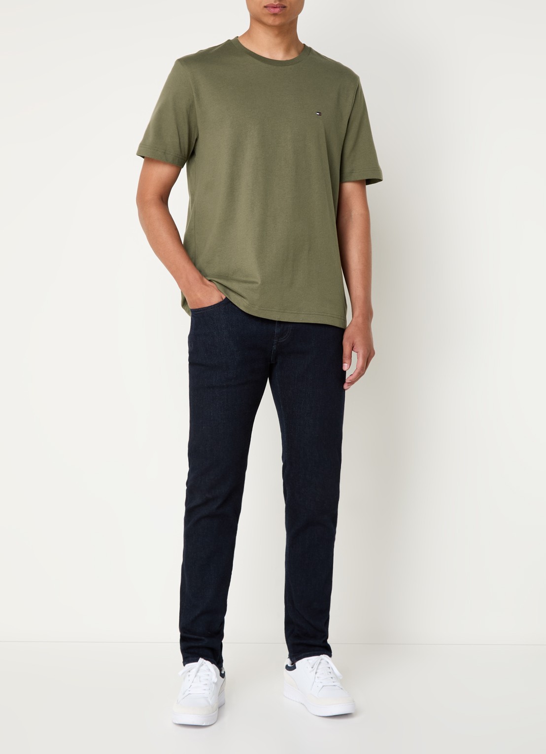 Tommy Hilfiger T-shirt met logo - voorkant 4 bronsgroen