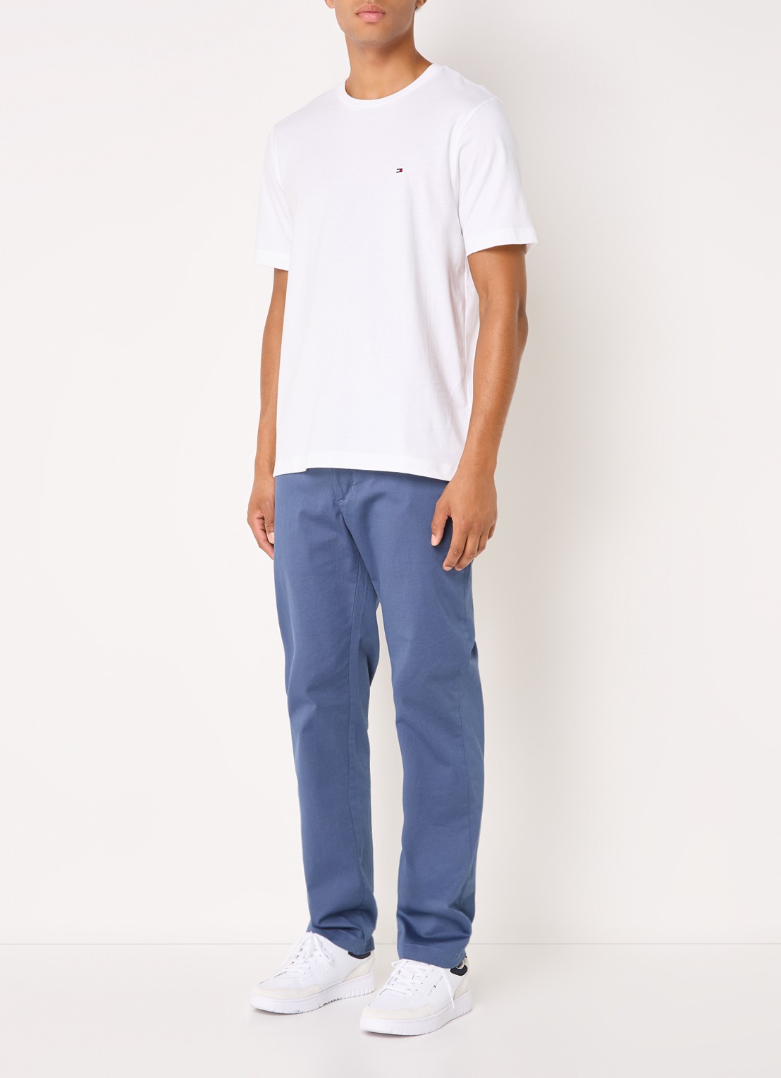 Tommy Hilfiger T-shirt met logo - voorkant 2 wit