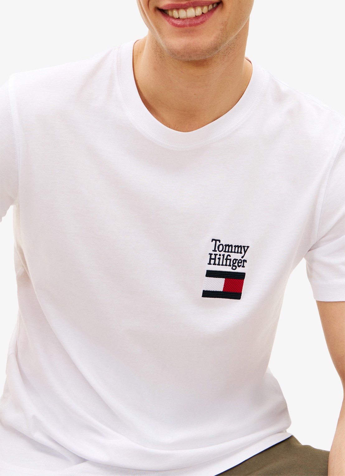 Tommy Hilfiger T-shirt met logo - detail 3 wit