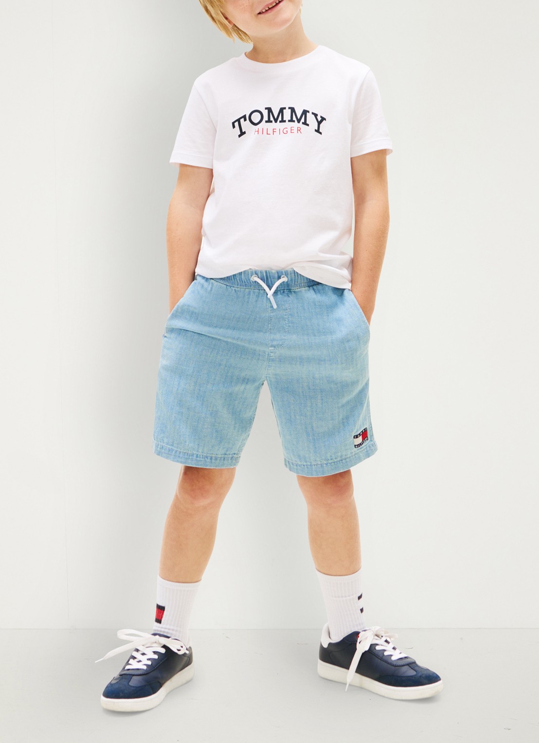 Tommy Hilfiger T-shirt met logo - voorkant 2 wit