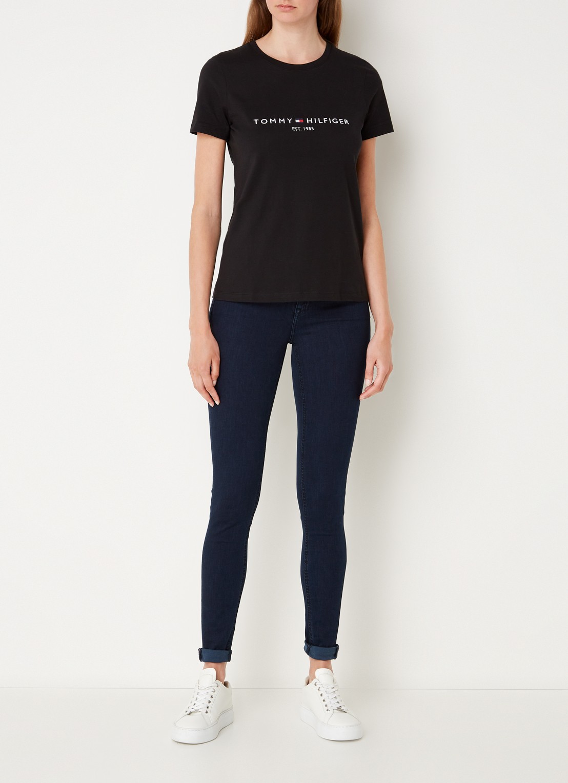 Tommy Hilfiger T-shirt met logoborduring en ronde hals - voorkant 4 zwart
