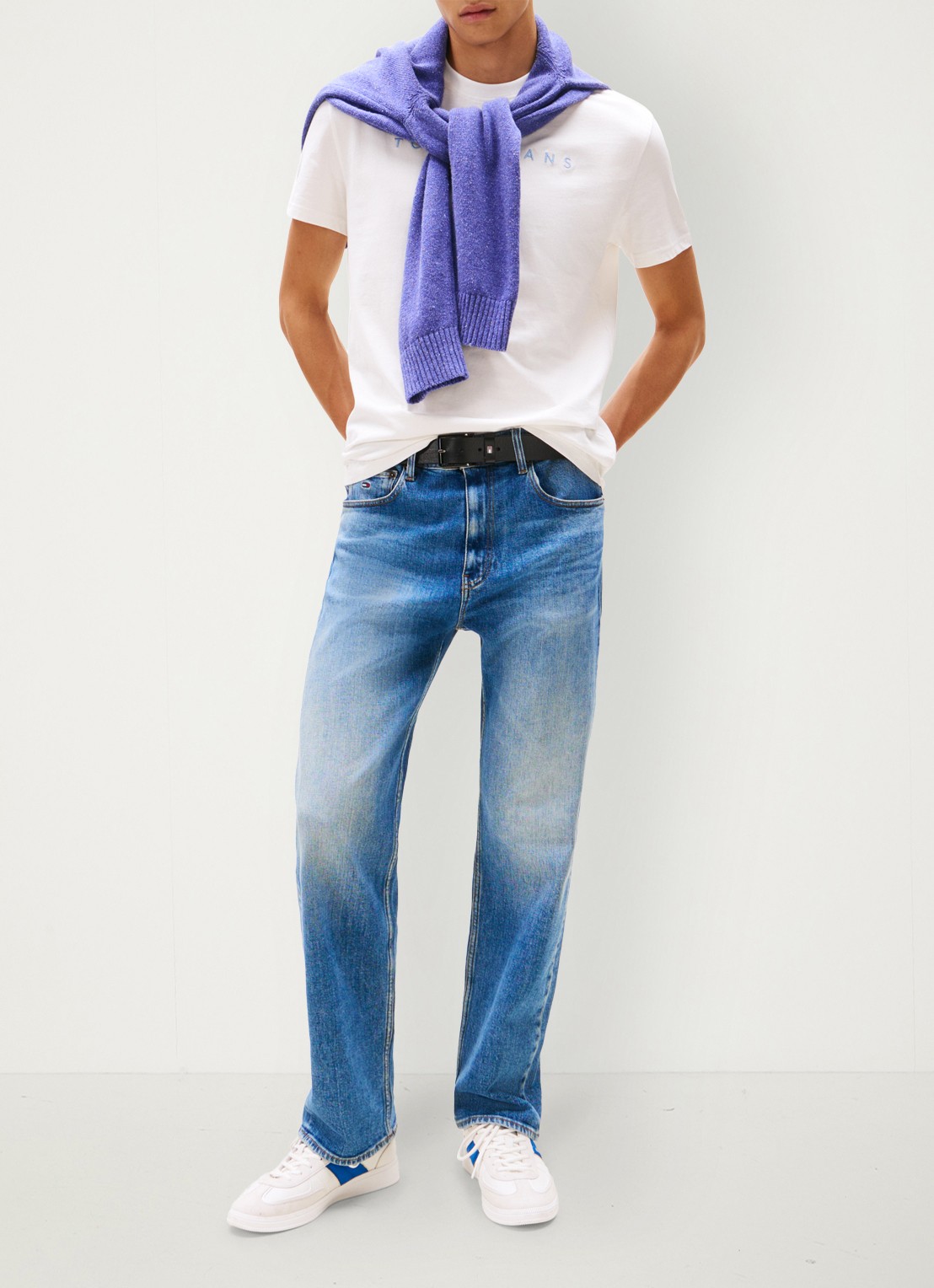 Tommy Hilfiger T-shirt met logoborduring - voorkant 3 creme
