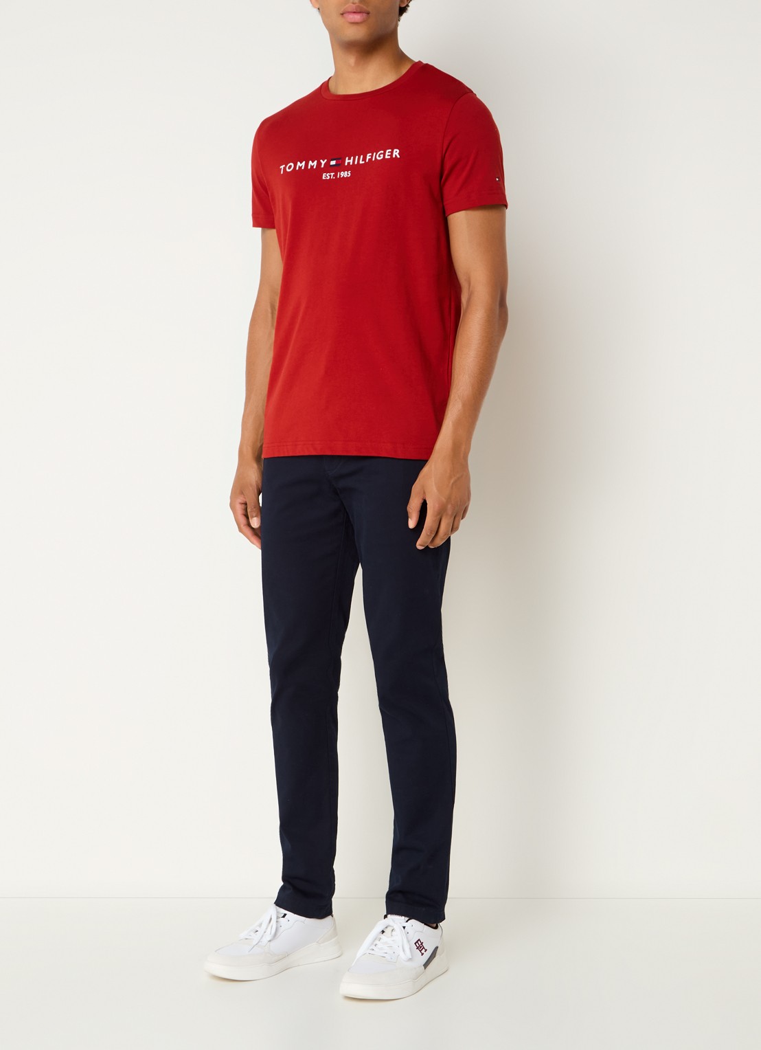 Tommy Hilfiger T-shirt met logoborduring  - voorkant 2 dark magma / rood