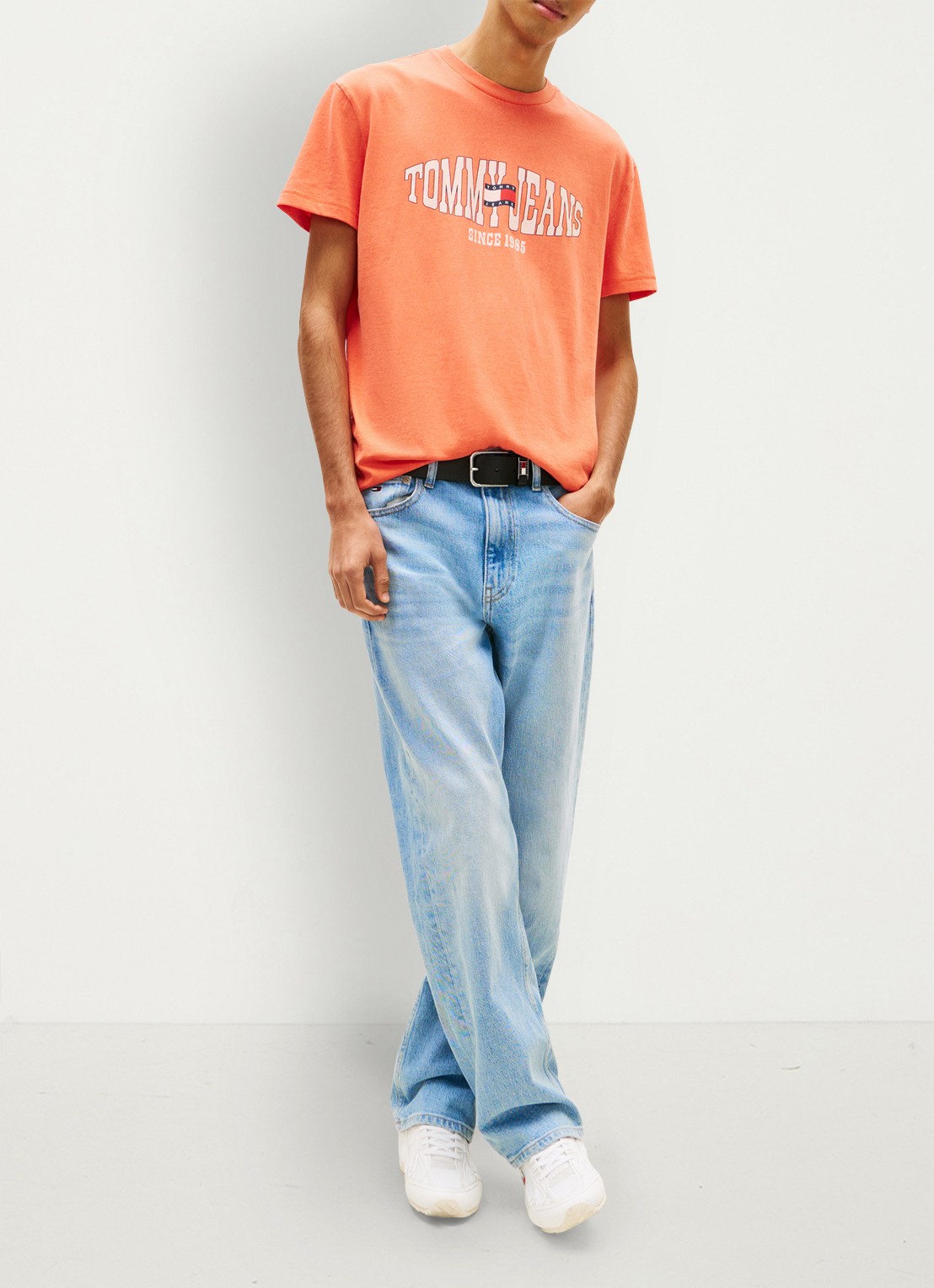 Tommy Hilfiger T-shirt met logoprint - voorkant 4 koraalrood