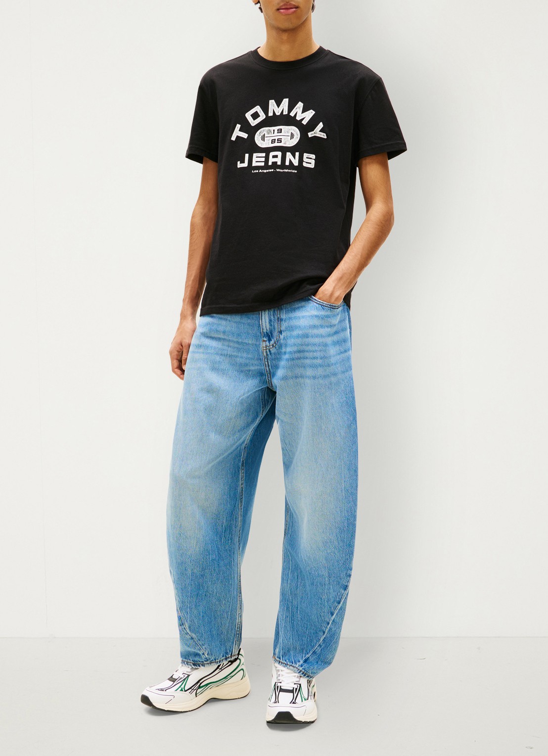 Tommy Hilfiger T-shirt met logoprint - voorkant 2 zwart
