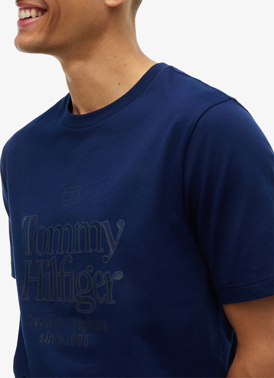 Tommy Hilfiger T-shirt met logoprint - detail 4 donkerblauw