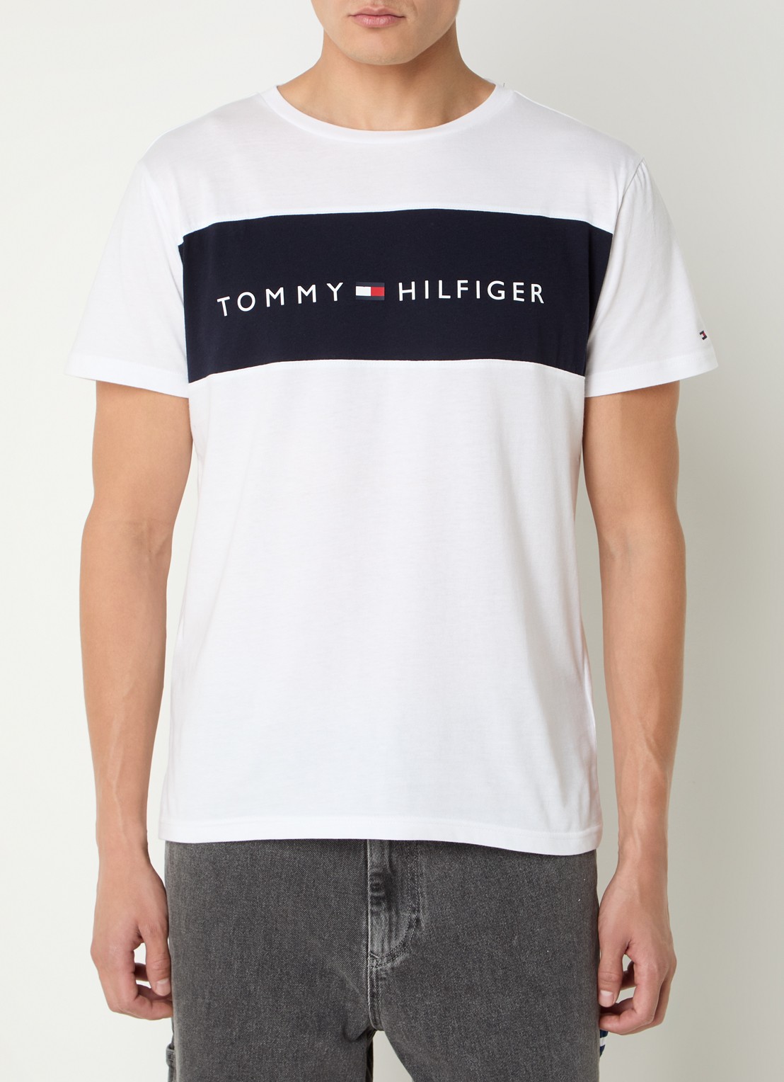 Tommy Hilfiger T-shirt met logoprint - detail 4 wit