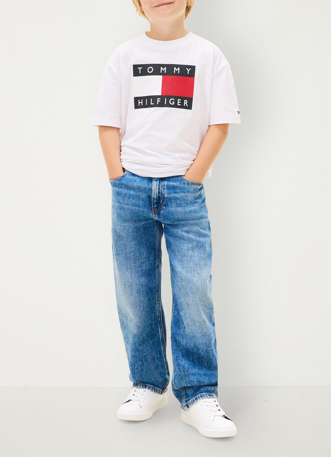Tommy Hilfiger T-shirt met logoprint - voorkant 2 wit