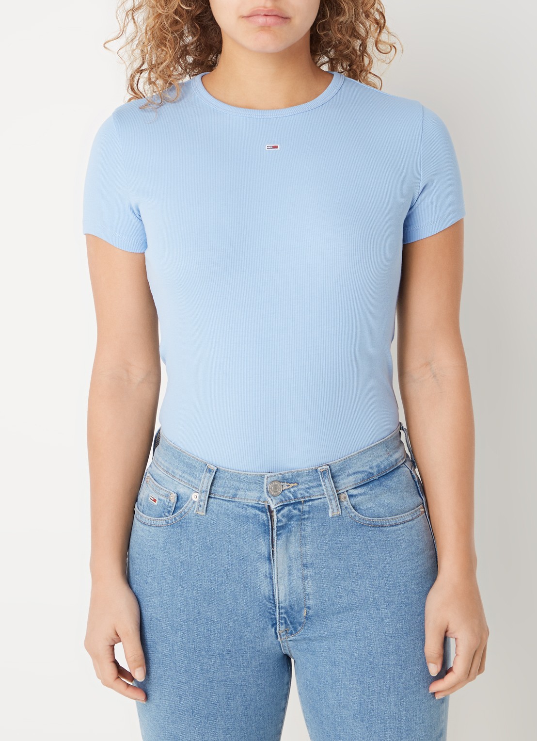 Tommy Hilfiger T-shirt met ribstructuur en logoborduring - detail 4 lichtblauw