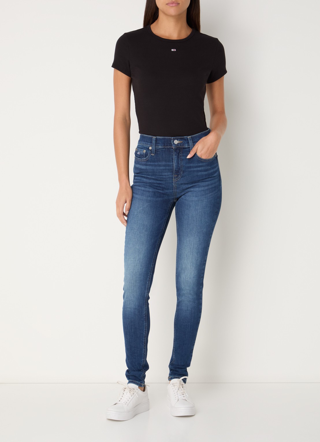 Tommy Hilfiger T-shirt met ribstructuur en logoborduring - voorkant 2 zwart