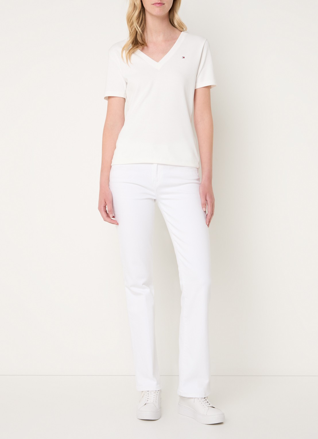 Tommy Hilfiger T-shirt met V-hals - voorkant 2 gebroken wit