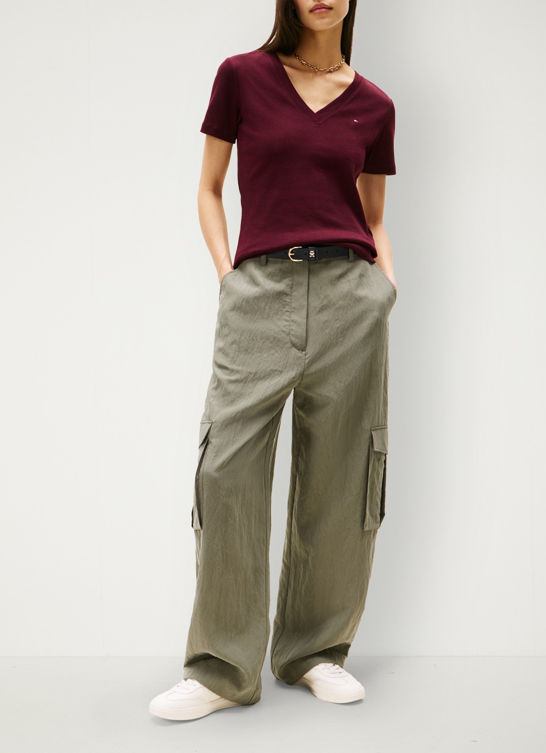 Tommy Hilfiger T-shirt met V-hals - voorkant 5 bordeauxrood