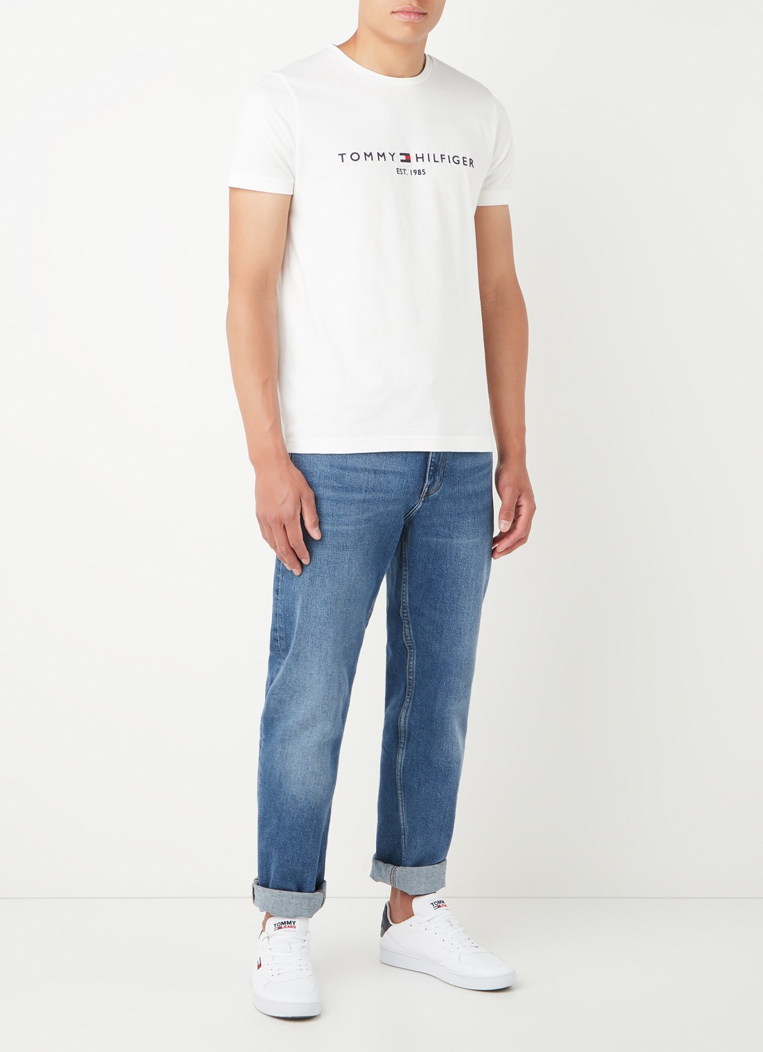 Tommy Hilfiger T-shirt van  katoen met logoborduring - voorkant 4 wit