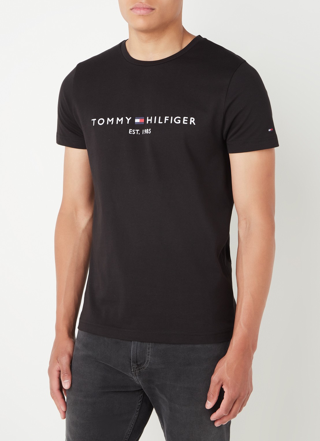 Tommy Hilfiger T-shirt van  katoen met logoborduring - detail 2 zwart