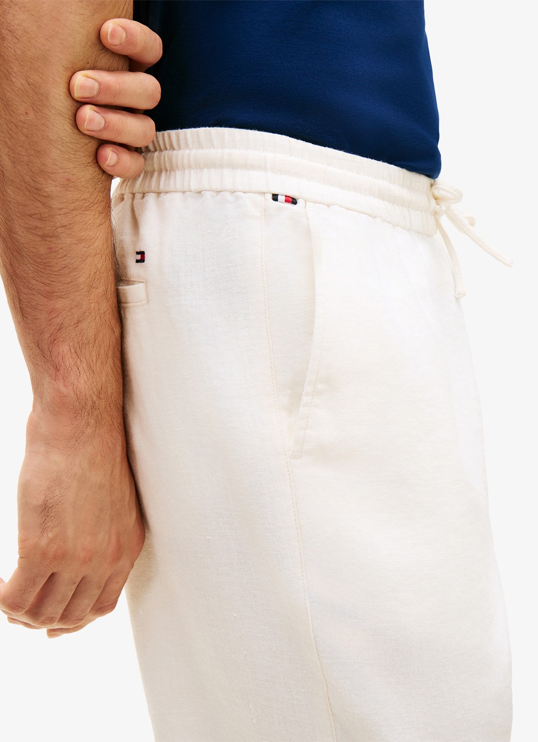 Tommy Hilfiger Tapered fit chino in linnenblend - detail 3 gebroken wit
