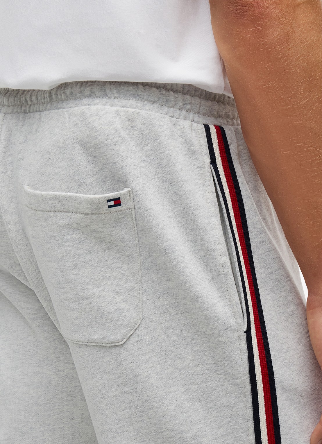 Tommy Hilfiger Tapered fit lounge joggingbroek met logoband - detail 5 lichtgrijs