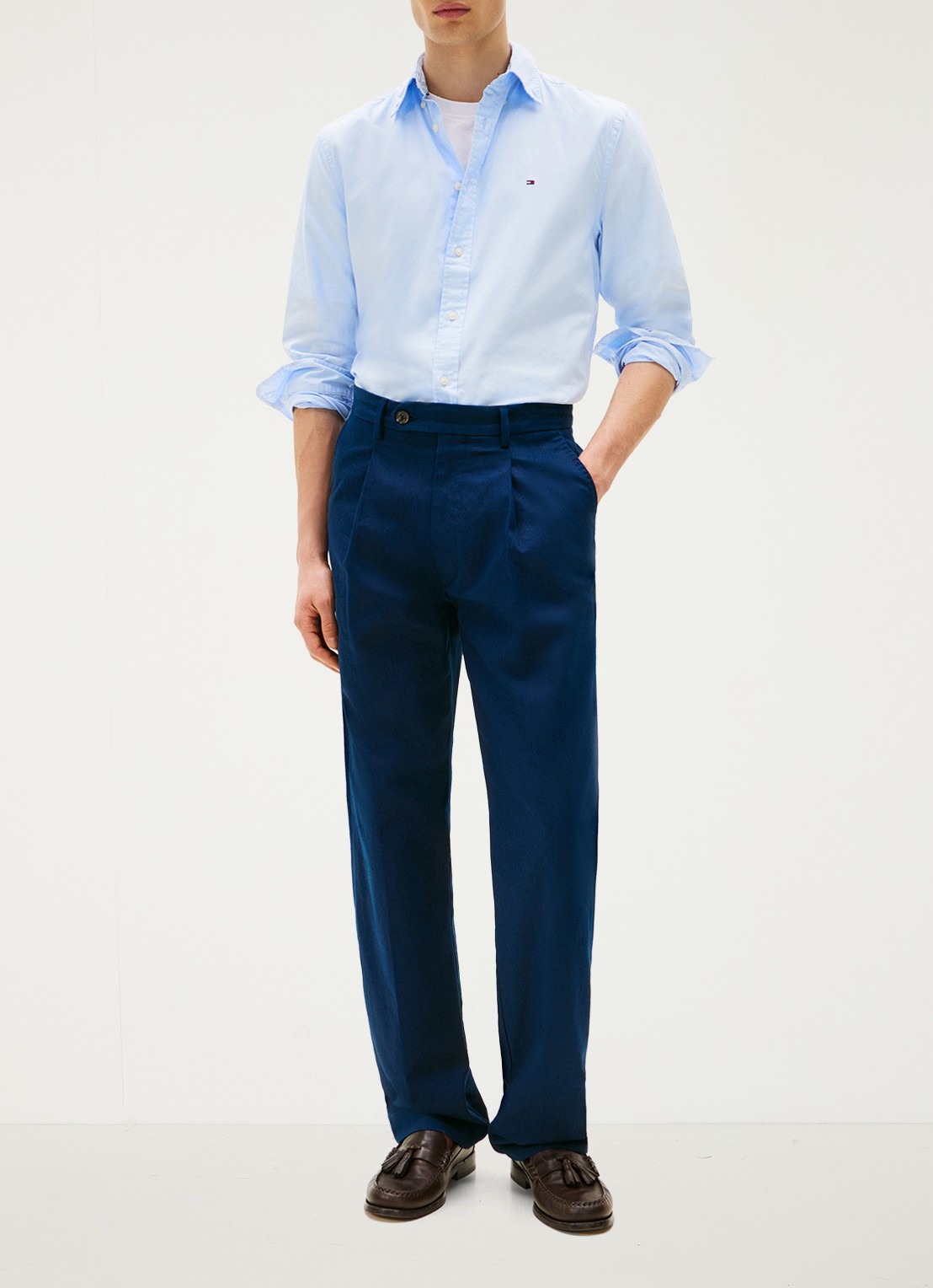 Tommy Hilfiger TH Flex regular fit overhemd met logo - voorkant lichtblauw