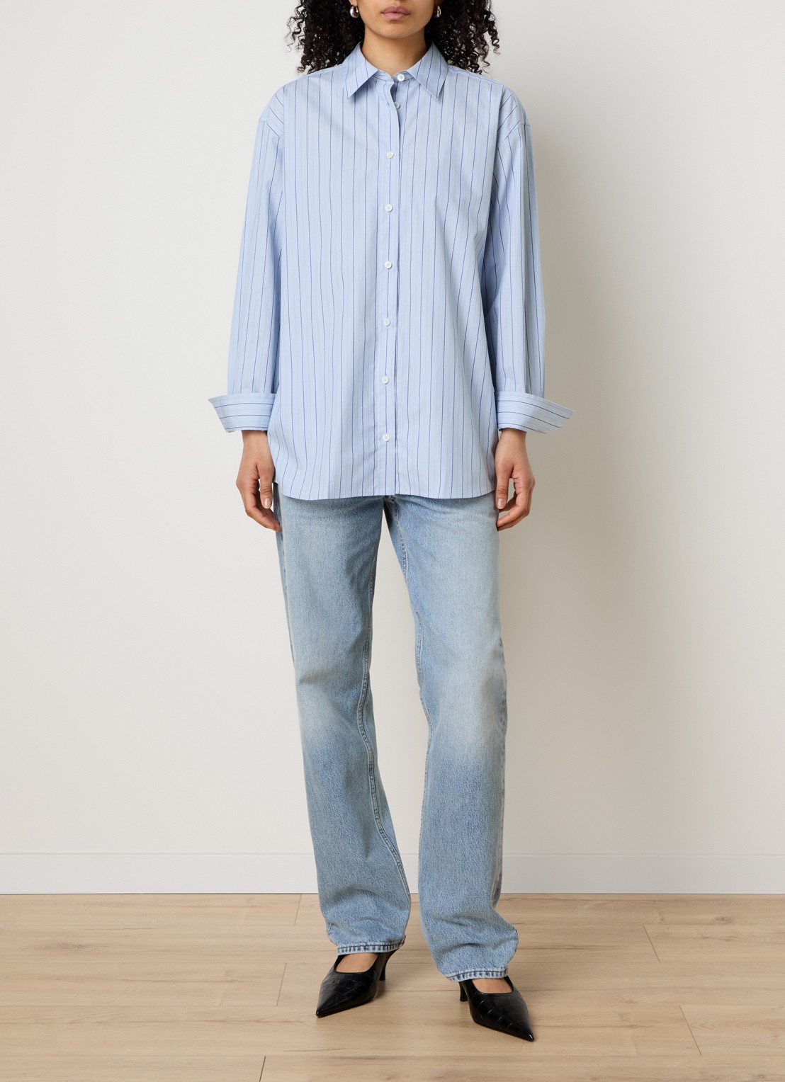 TOTEME Blouse met streepprint - voorkant 5 lichtblauw