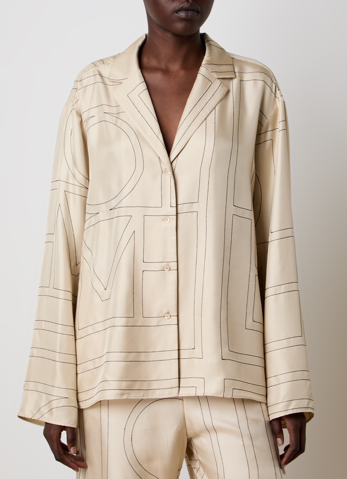 TOTEME Blouse van zijde met grafische print - detail beige