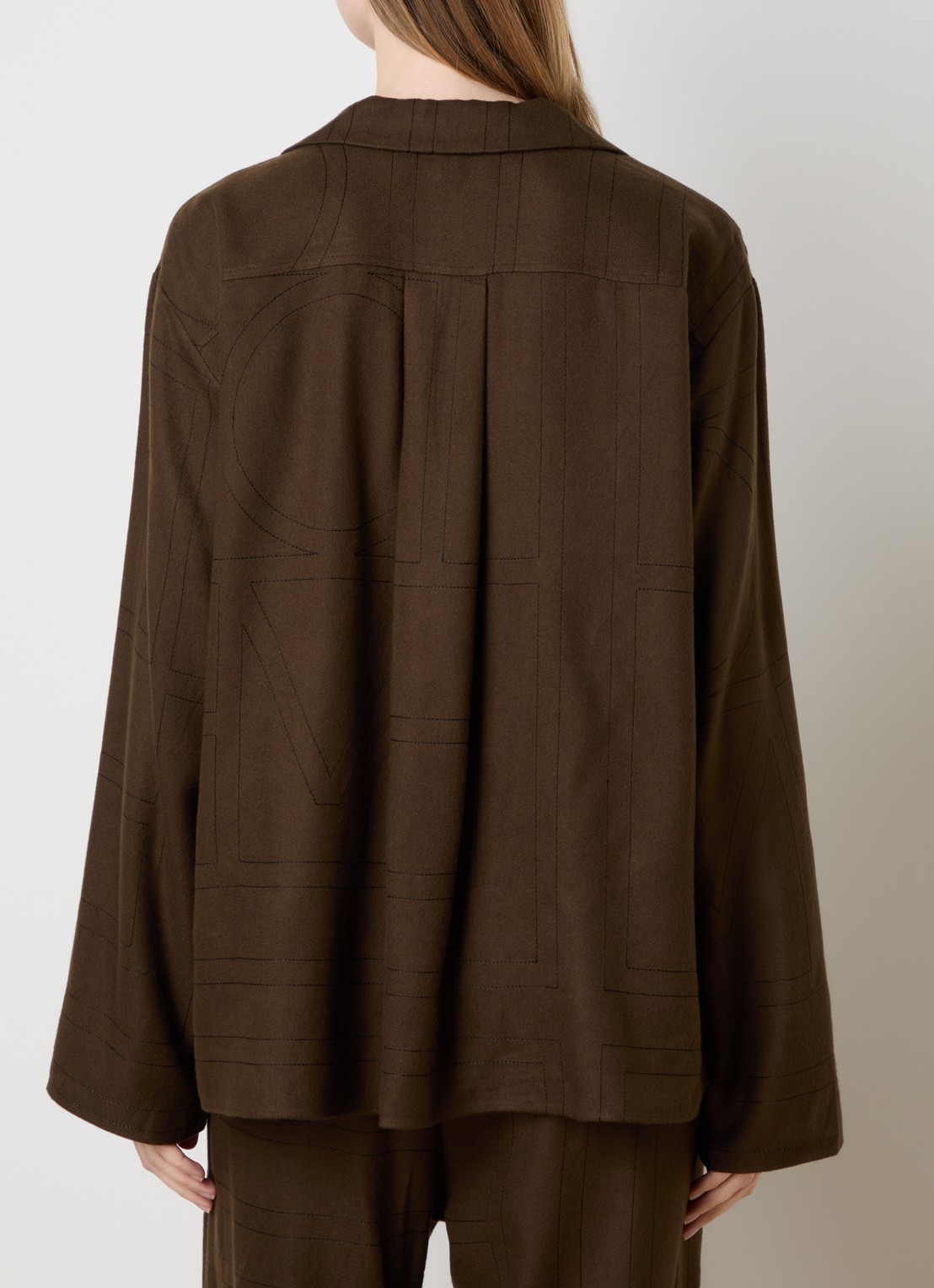 TOTEME Blouse van zijde met grafische print - achterkant 5 donkerbruin