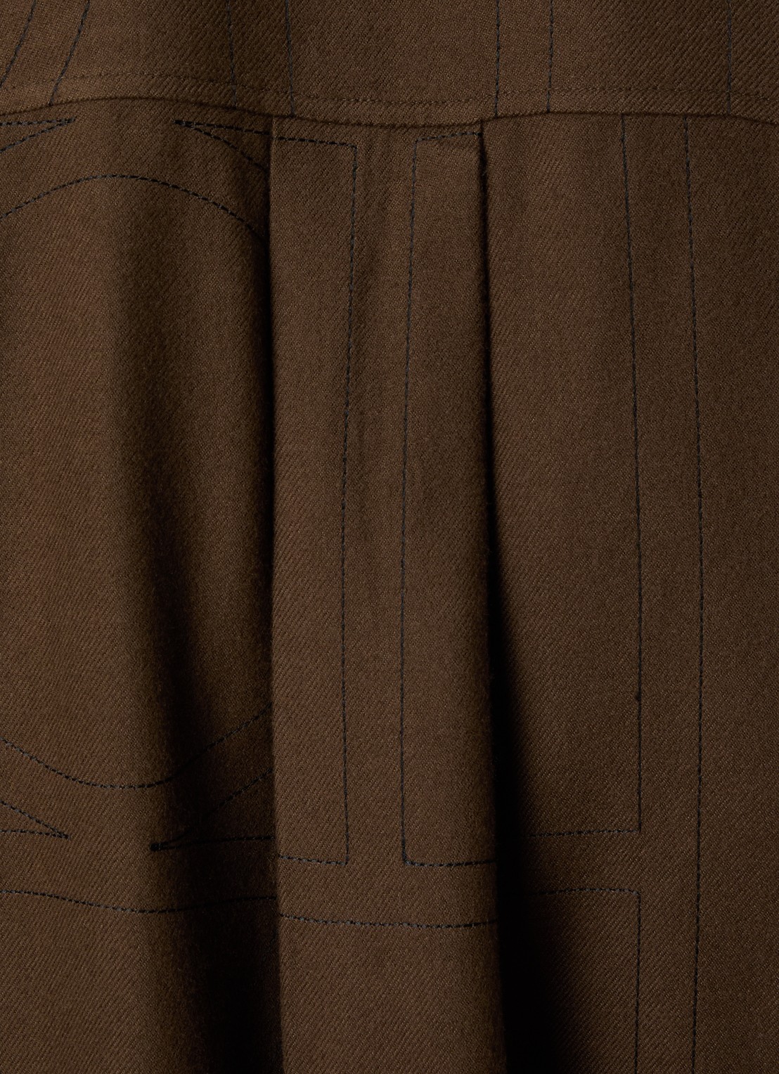 TOTEME Blouse van zijde met grafische print - detail 2 donkerbruin