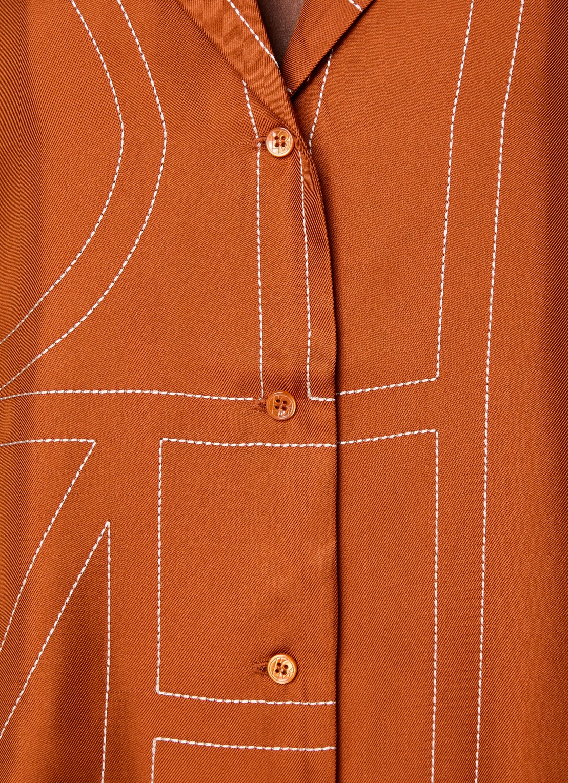 TOTEME Blouse van zijde met logoborduring - detail 3 oranjebruin