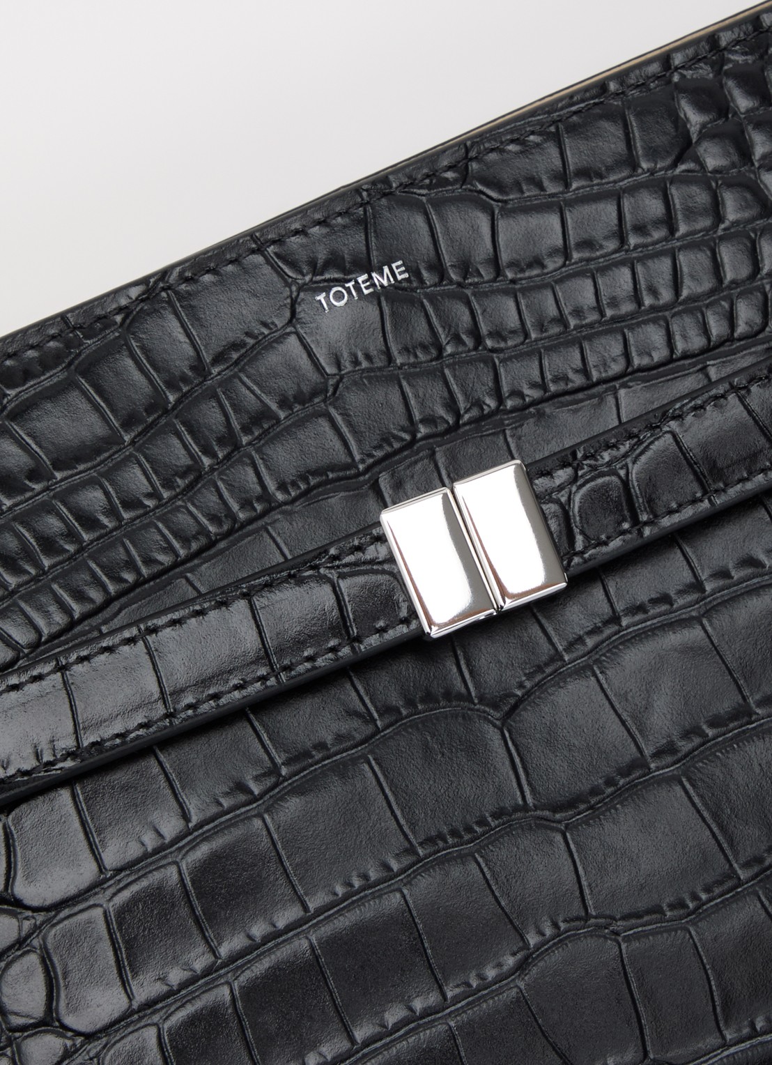 TOTEME Crossbody tas van kalfsleer en cocostructuur - detail 4 zwart