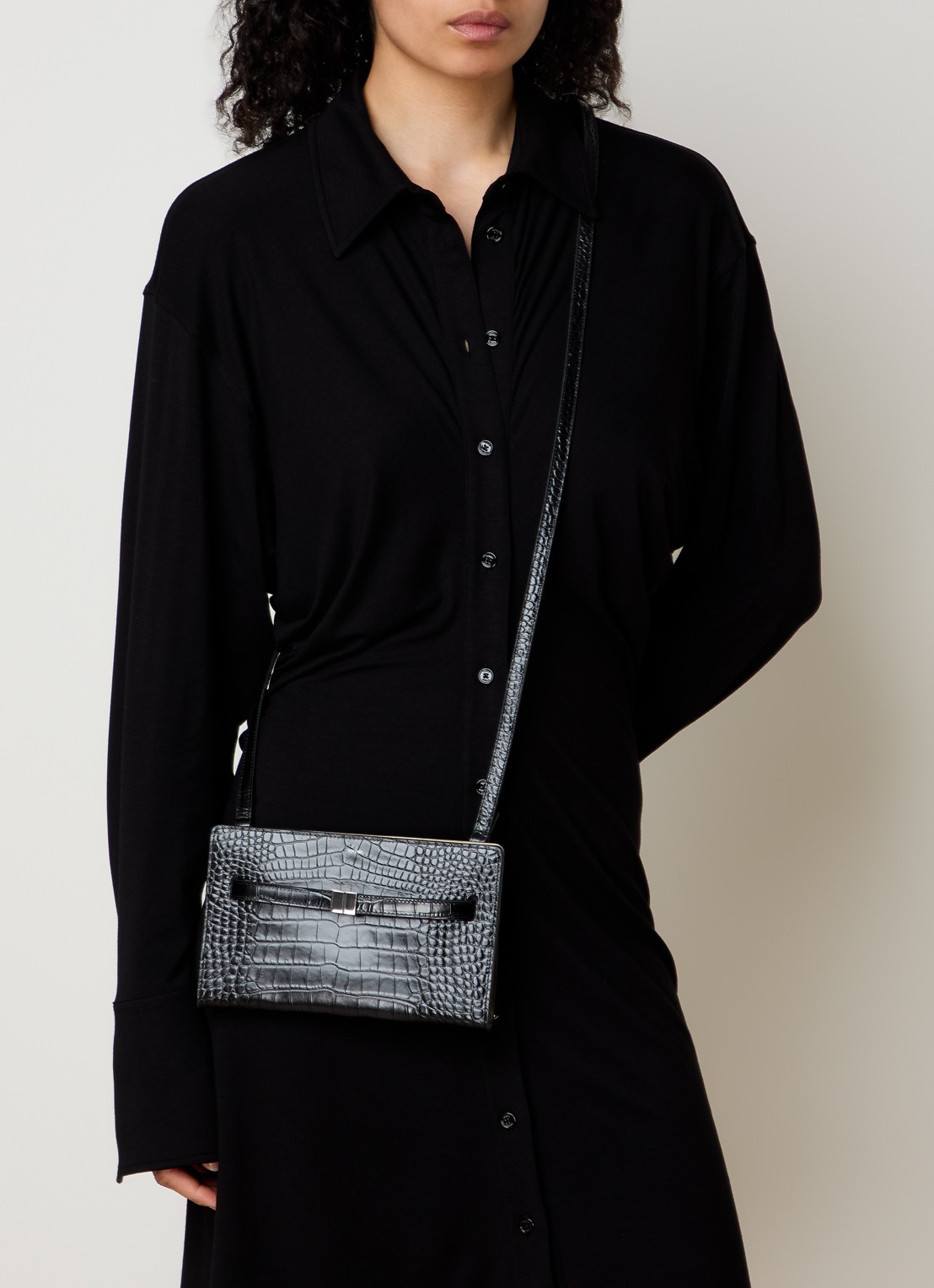 TOTEME Crossbody tas van kalfsleer en cocostructuur - voorkant 7 zwart