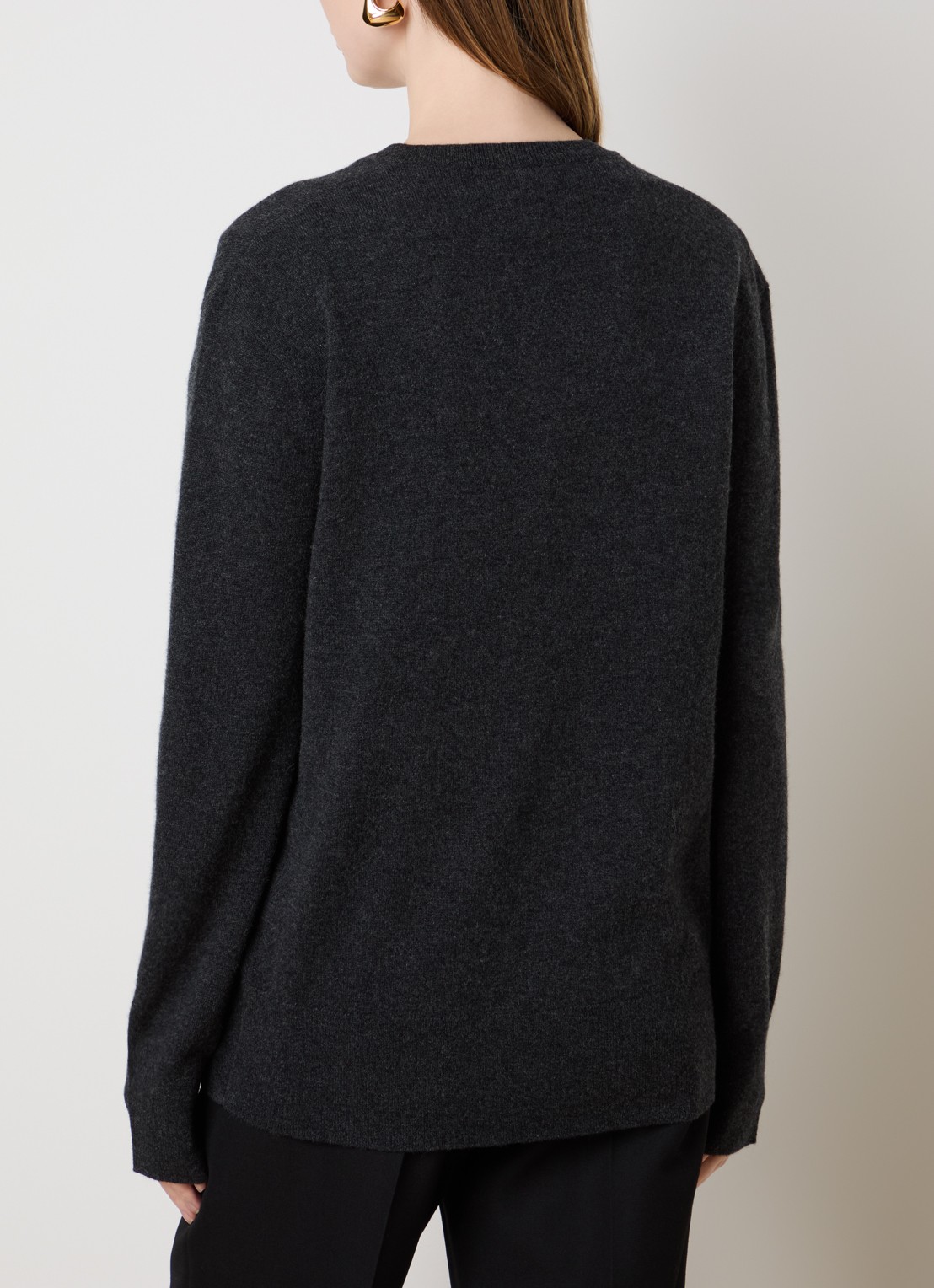 TOTEME Fijngebreide pullover van kasjmier met V-hals - achterkant antraciet