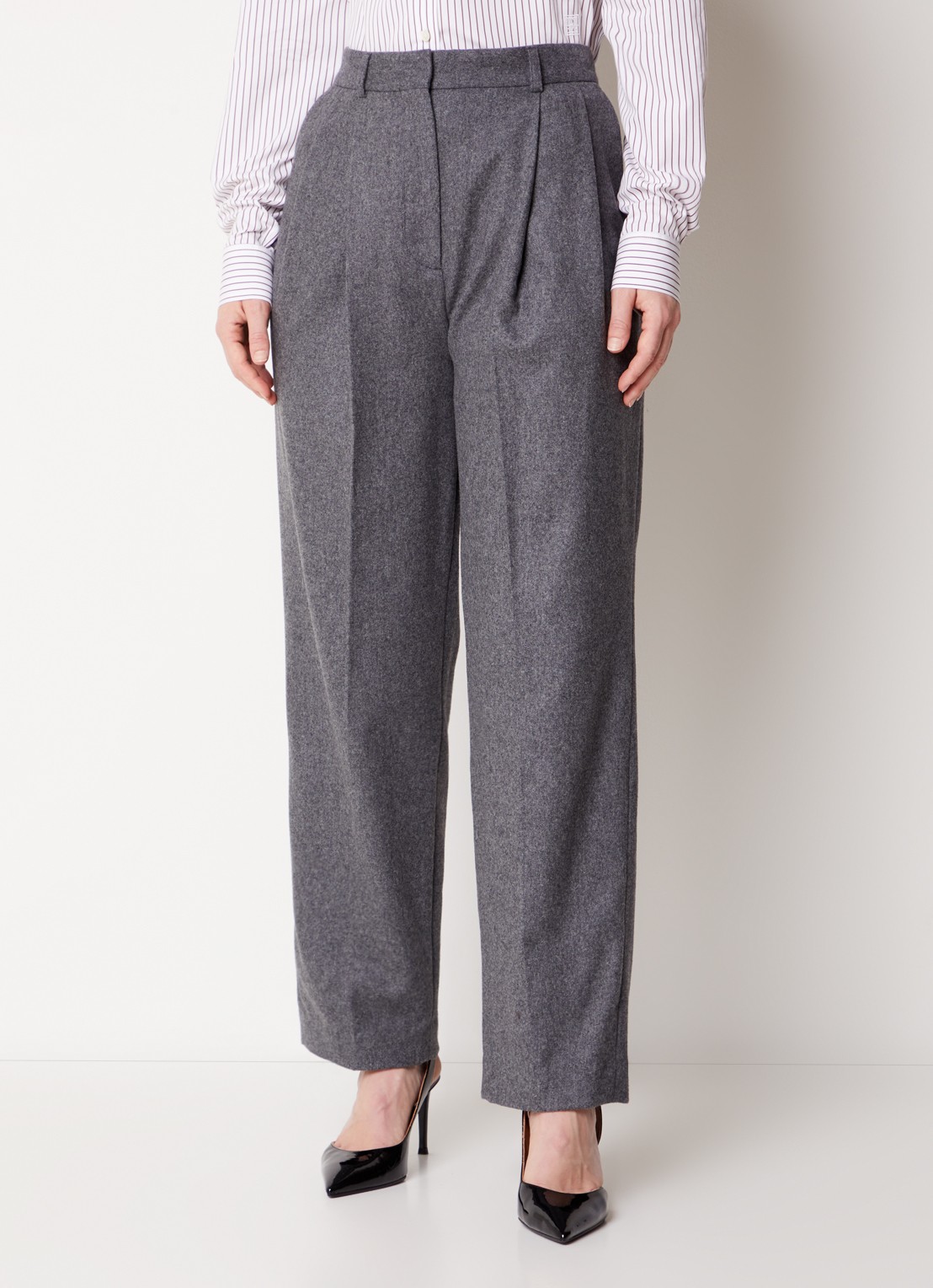 TOTEME High waist loose fit pantalon in wolblend met plooidetail - detail 4 donkergrijs