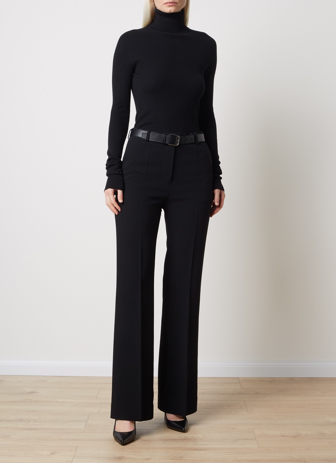 TOTEME High waist straight fit pantalon in wolblend met persplooi - voorkant 3 zwart