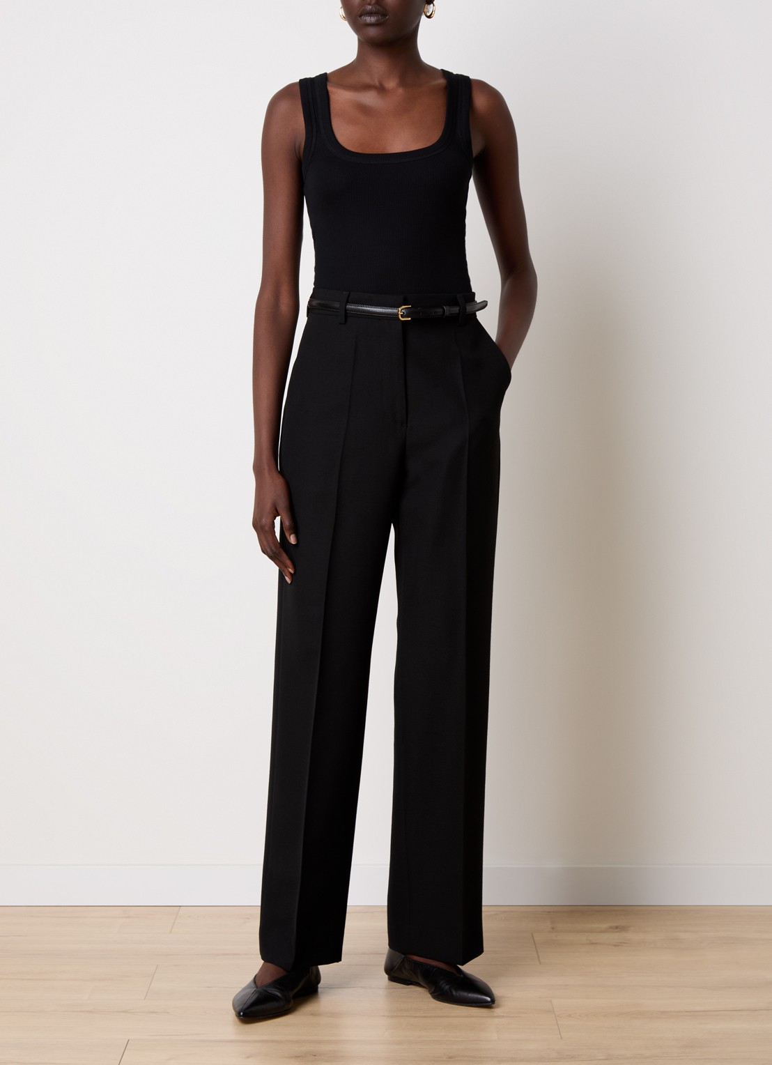 TOTEME High waist straight fit pantalon in wolblend met persplooi - voorkant 2 zwart