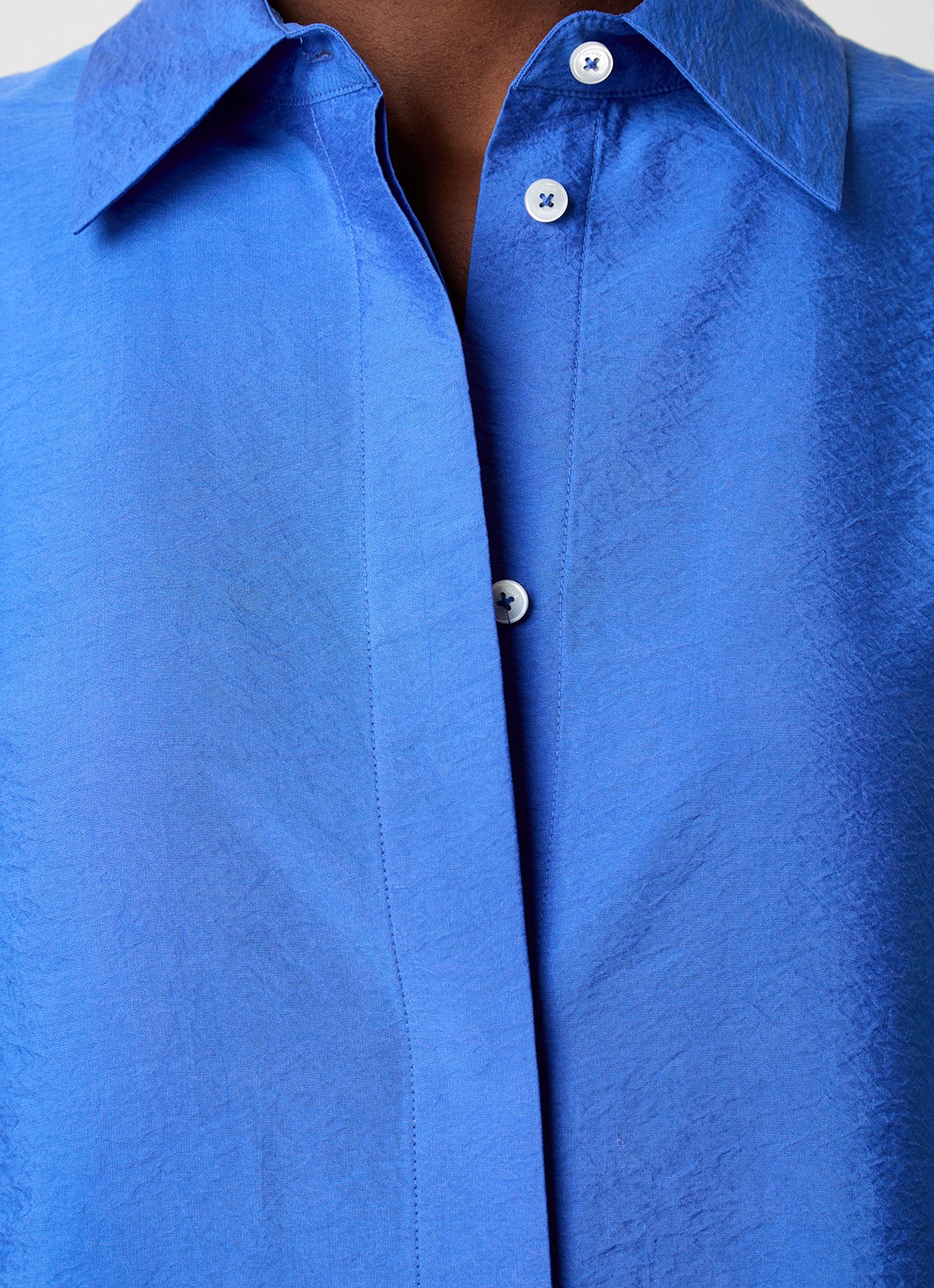 TOTEME Maxi blousejurk in zijdeblend met steekzakken - detail 5 kobaltblauw