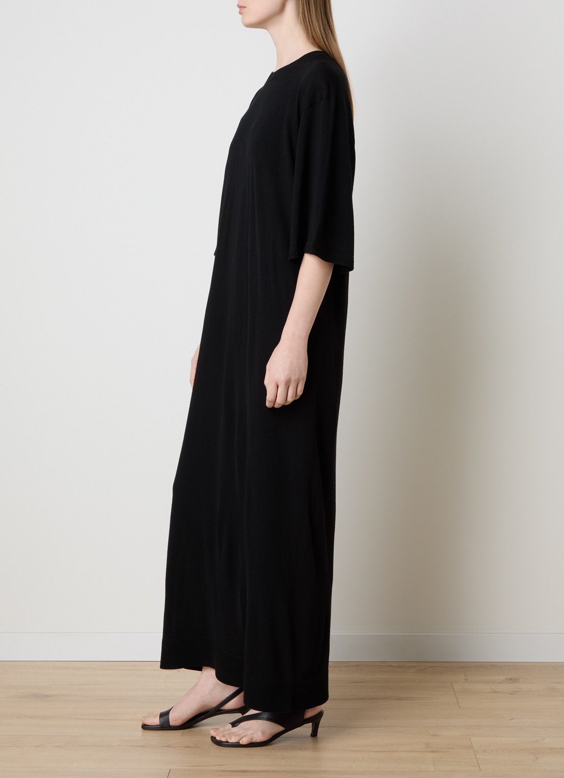 TOTEME Maxi jurk van wol met ribstructuur - voorkant 2 zwart
