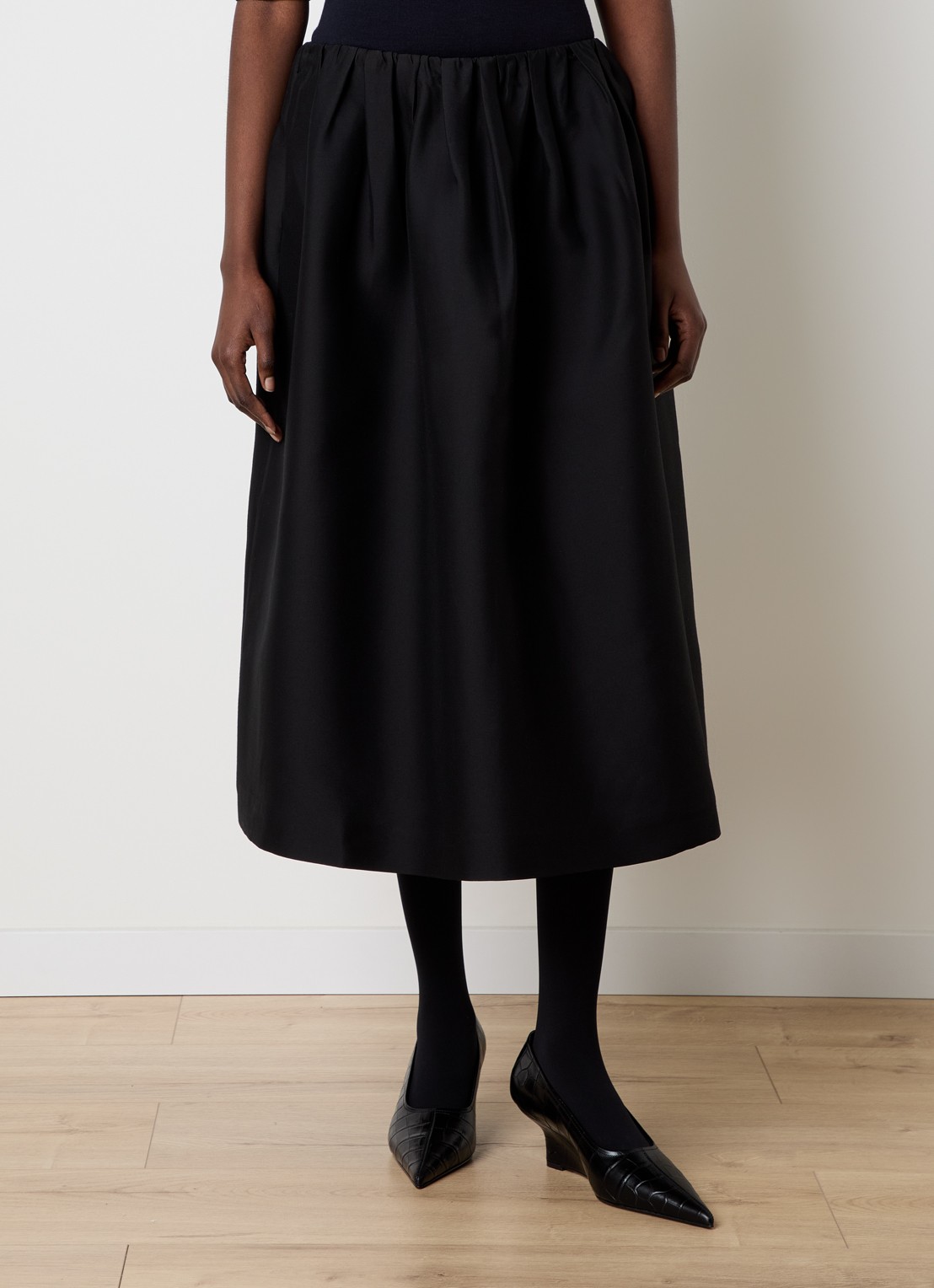 TOTEME Midi rok in zijdeblend met steekzakken - detail 4 zwart