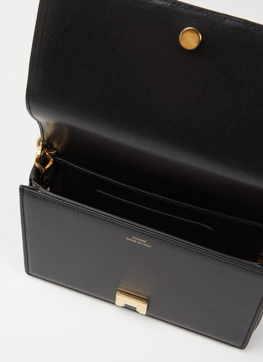 TOTEME Mini T-flap handtas van leer - detail zwart