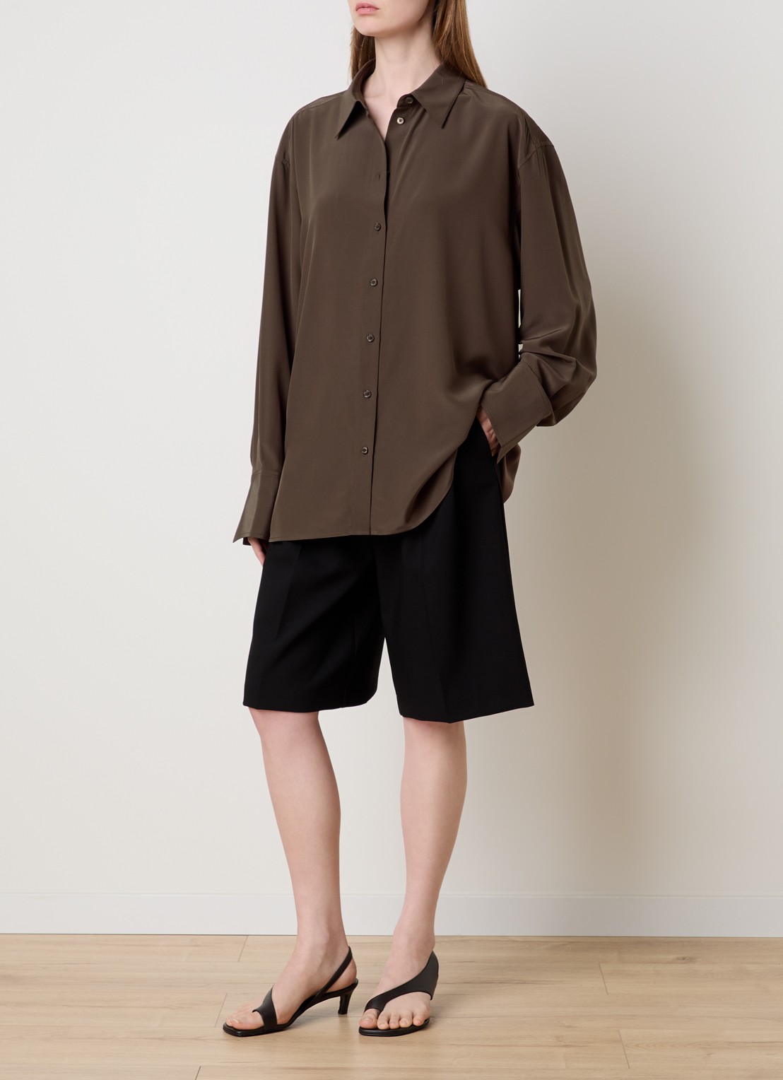 TOTEME Oversized blouse van zijde - voorkant 5 bruin