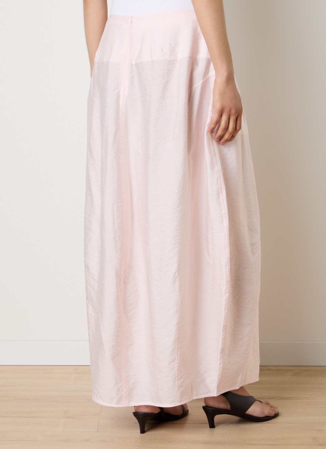 TOTEME Parachute maxi rok van zijde met split - achterkant 3 lichtroze