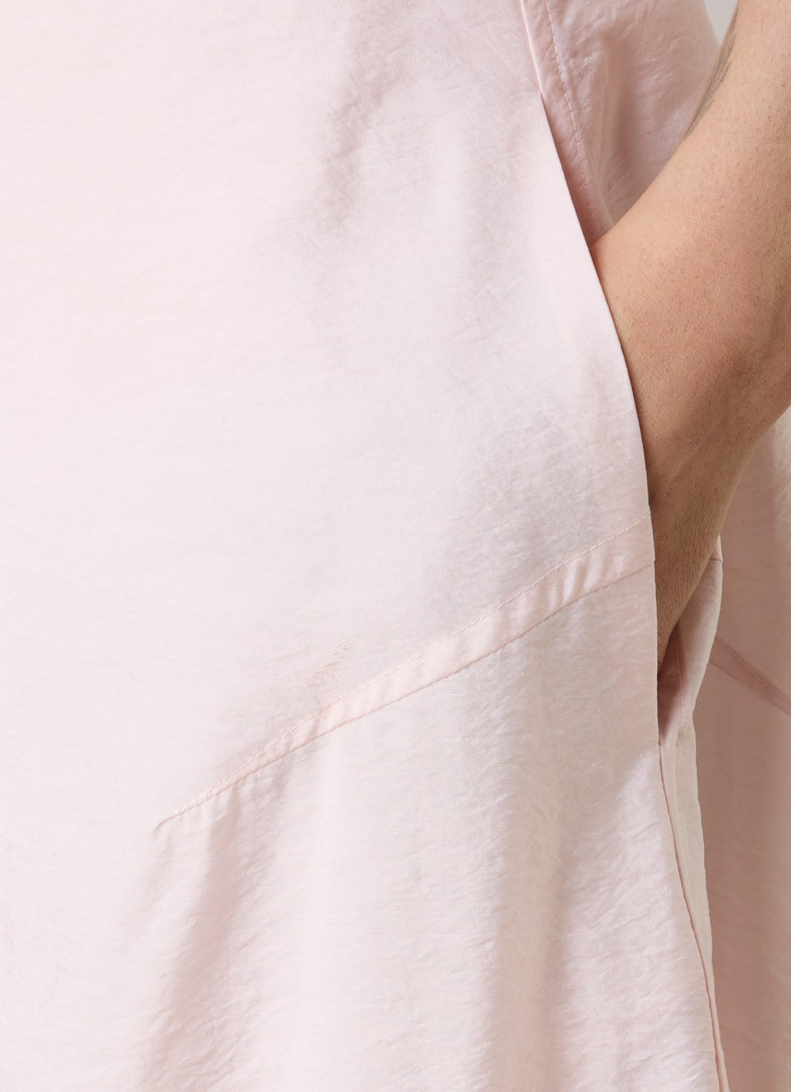 TOTEME Parachute maxi rok van zijde met split - detail 2 lichtroze