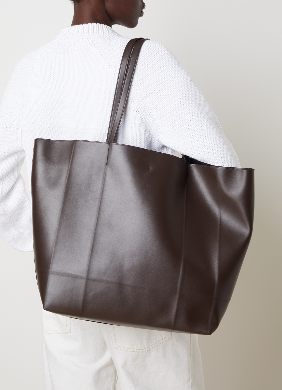 TOTEME Roam shopper van leer - voorkant 6 donkerbruin