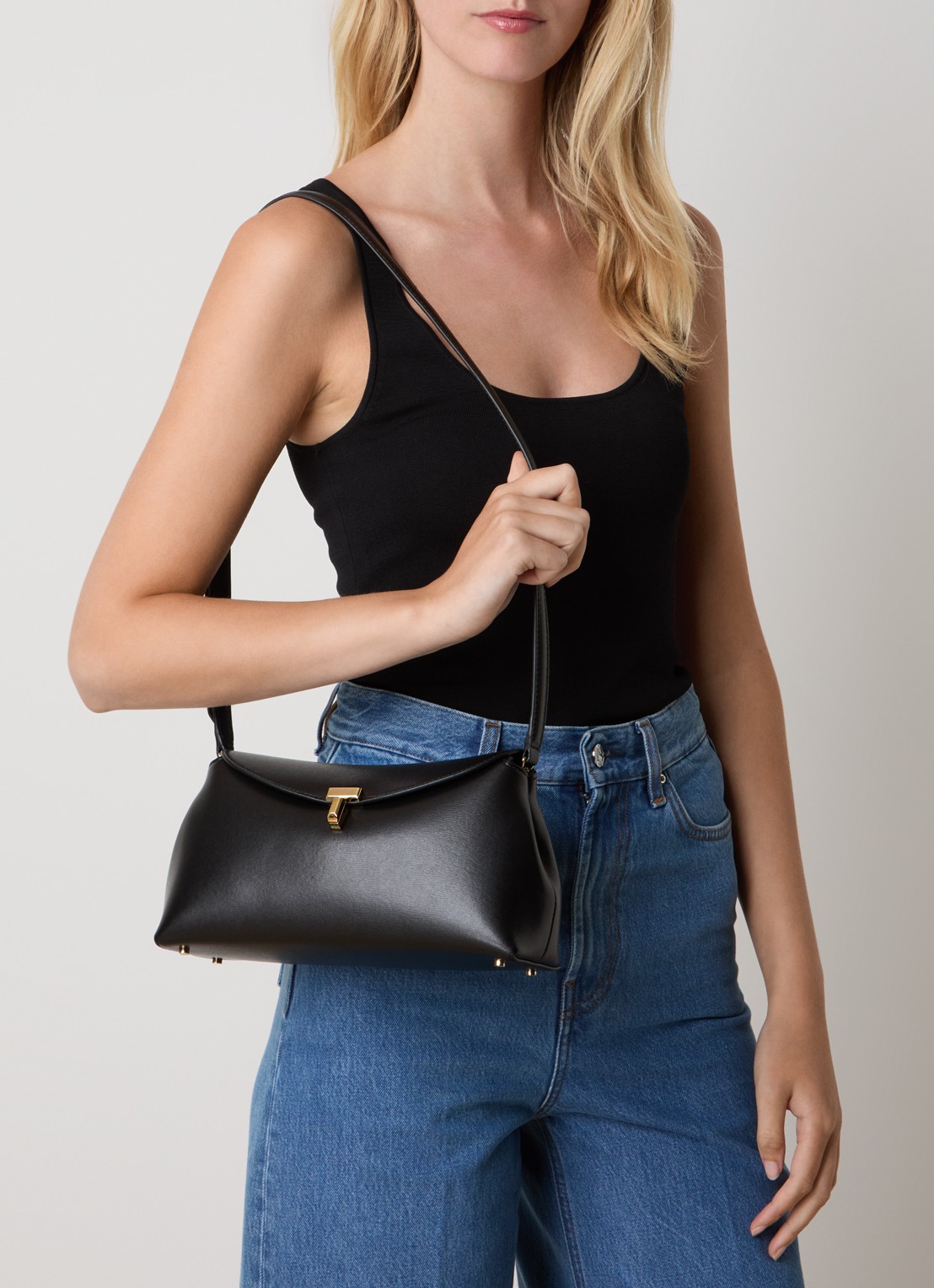 TOTEME T-Lock clutch van leer - voorkant 2 zwart